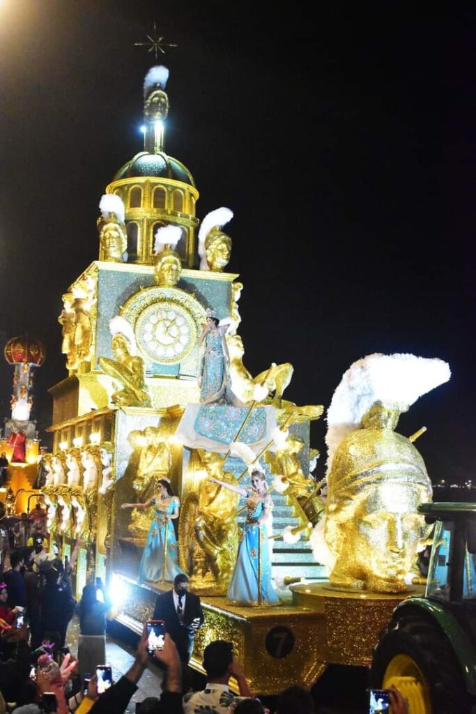 Impresionante Desfile De Carros Alegóricos En El Carnaval De Mazatlán